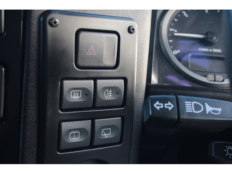 Used Land Rover Defender 90 2014 for sale - 77409129: Photo 39