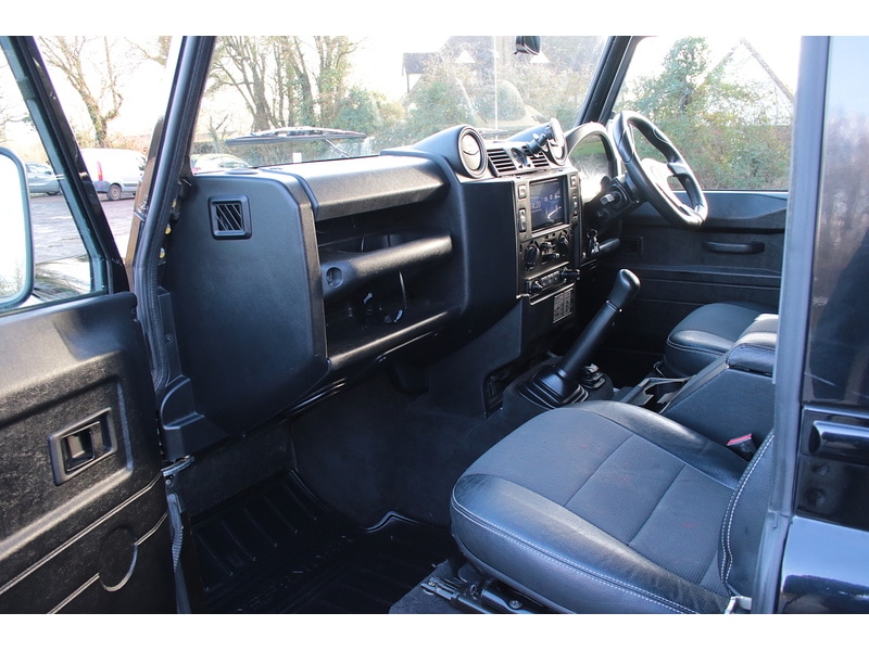 Used Land Rover Defender 90 2014 for sale - 77409129: Photo 41