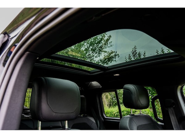 Used Land Rover Defender 110 2023 for sale - 75524827: Photo 29