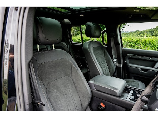 Used Land Rover Defender 110 2023 for sale - 75524827: Photo 30