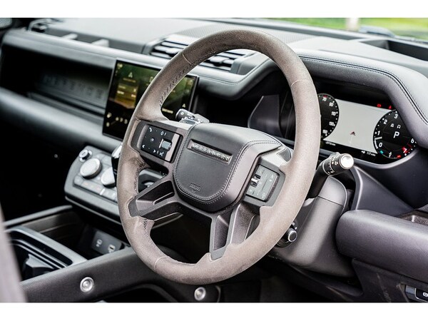 Used Land Rover Defender 110 2023 for sale - 75524827: Photo 31