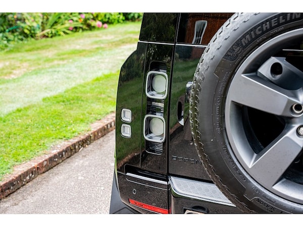 Used Land Rover Defender 110 2023 for sale - 75524827: Photo 9