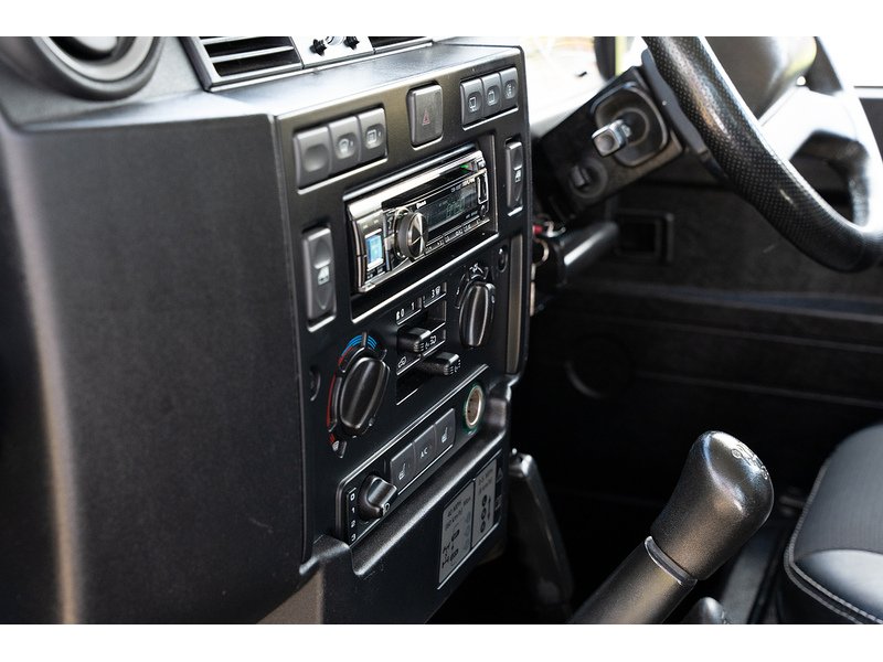 Used Land Rover Defender 2013 for sale - 77915309: Photo 17