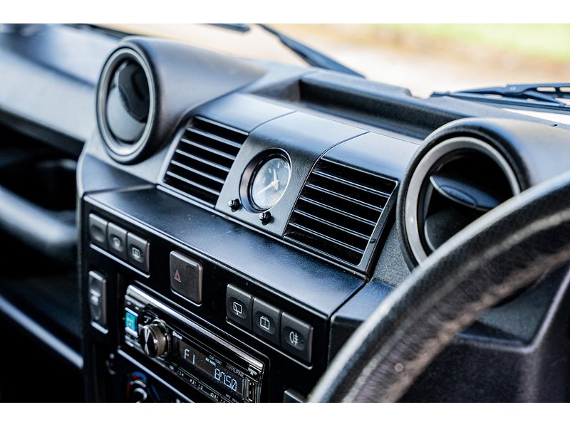 Used Land Rover Defender 2013 for sale - 77915309: Photo 31