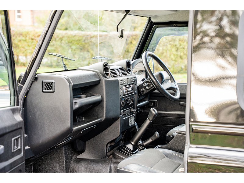 Used Land Rover Defender 2013 for sale - 76663636: Photo 24