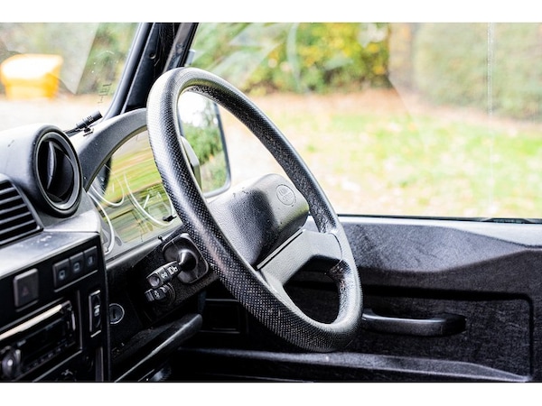 Used Land Rover Defender 110 2014 for sale - 76263811: Photo 14