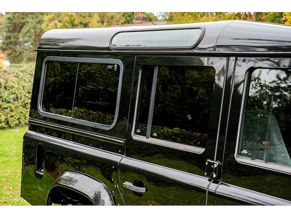 Used Land Rover Defender 110 2014 for sale - 76263811: Photo 15
