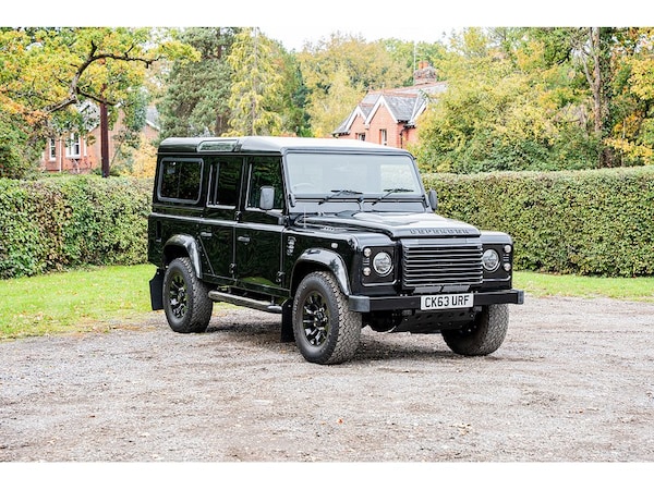 Used Land Rover Defender 110 2014 for sale - 76263811: Photo 2