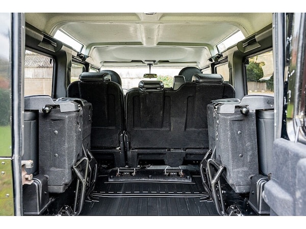 Used Land Rover Defender 110 2014 for sale - 76263811: Photo 34