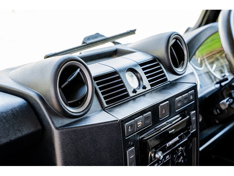 Used Land Rover Defender 2015 for sale - 77906044: Photo 16