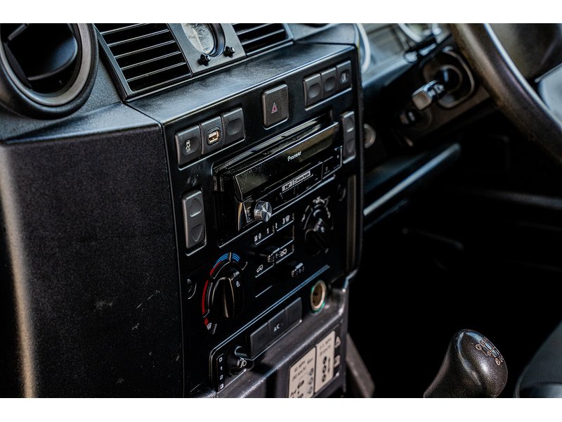 Used Land Rover Defender 2015 for sale - 77906044: Photo 17