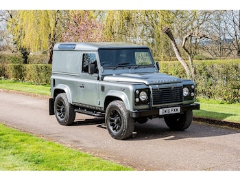 Land Rover Defender feature image