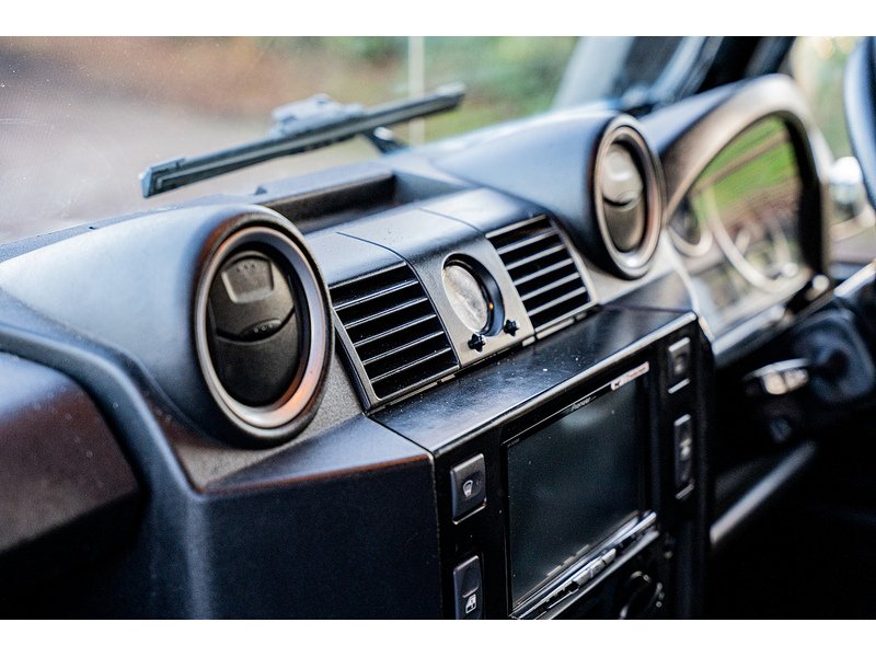 Used Land Rover Defender 2011 for sale - 77061298: Photo 28