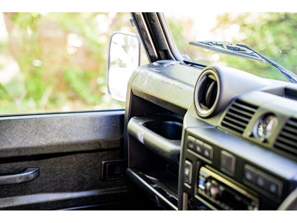 Used Land Rover Defender 90 2014 for sale - 75235201: Photo 23