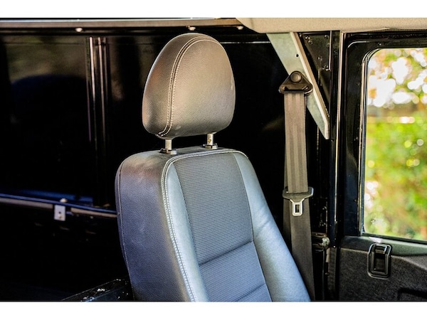 Used Land Rover Defender 90 2014 for sale - 75235201: Photo 27