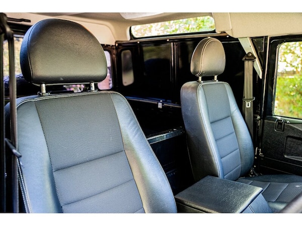 Used Land Rover Defender 90 2014 for sale - 75235201: Photo 28