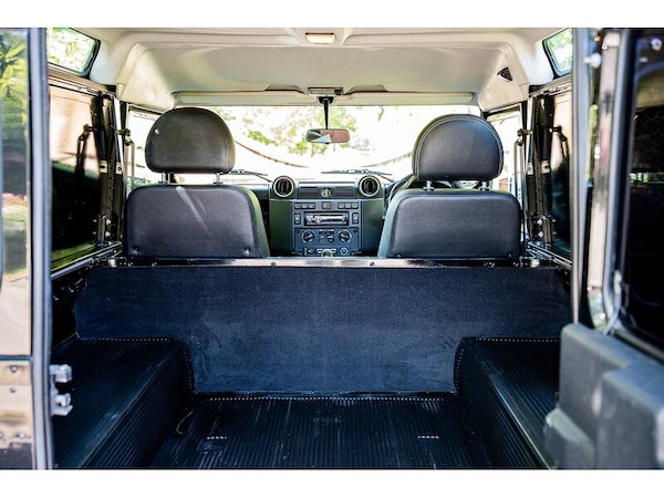 Used Land Rover Defender 90 2014 for sale - 75235201: Photo 30