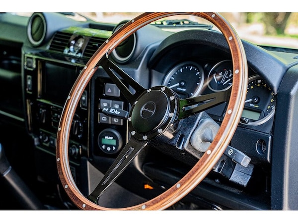 Used Land Rover Defender 90 2013 for sale - 75249179: Photo 25