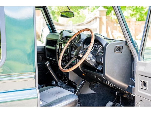 Used Land Rover Defender 90 2013 for sale - 75249179: Photo 27