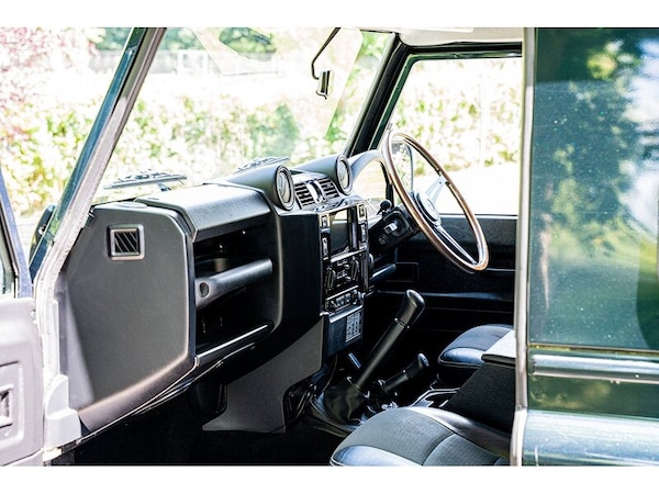 Used Land Rover Defender 90 2013 for sale - 75249179: Photo 31