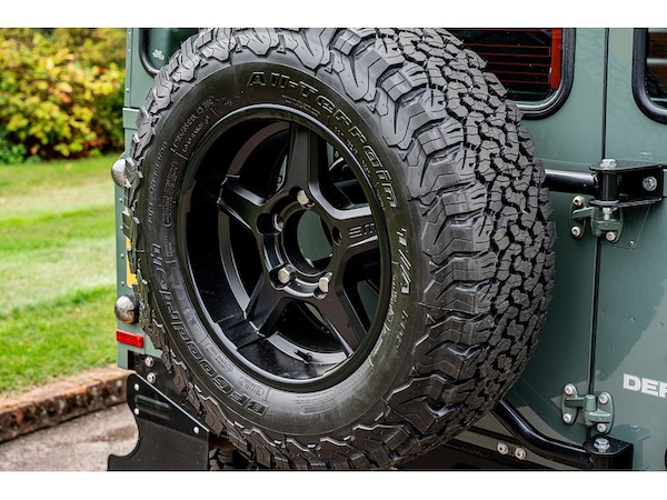 Used Land Rover Defender 90 2014 for sale - 75524825: Photo 18
