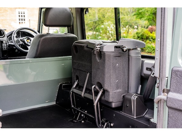 Used Land Rover Defender 90 2014 for sale - 75524825: Photo 27