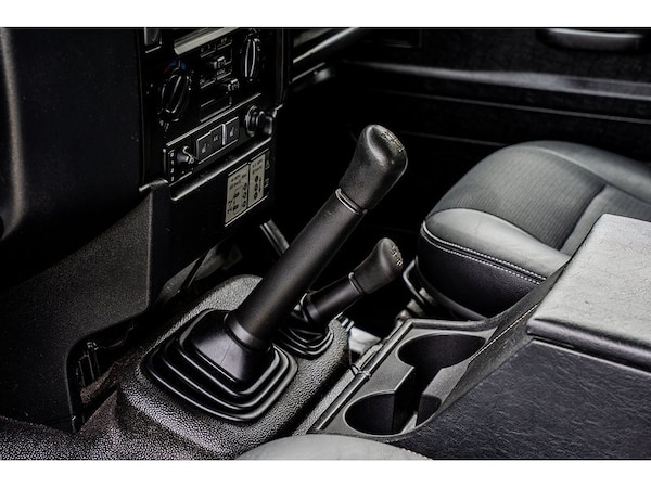 Used Land Rover Defender 90 2014 for sale - 75524825: Photo 31