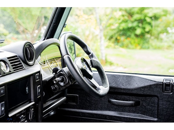 Used Land Rover Defender 90 2014 for sale - 75524825: Photo 33