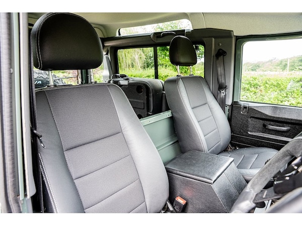 Used Land Rover Defender 90 2014 for sale - 75524825: Photo 36
