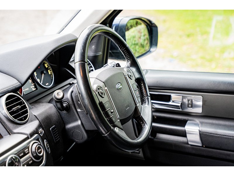 Used Land Rover Discovery 4 2015 for sale - 76100697: Photo 32