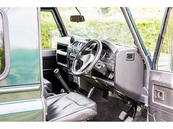 Used Land Rover Defender 90 2013 for sale - 75666693: Photo 24