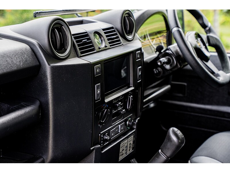 Used Land Rover Defender 2014 for sale - 76542848: Photo 32