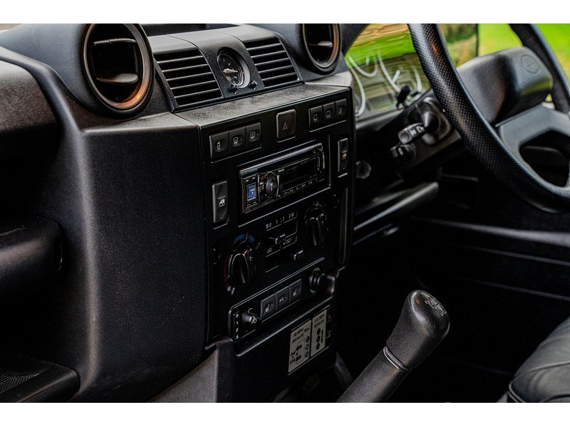 Used Land Rover Defender 2015 for sale - 76518486: Photo 16