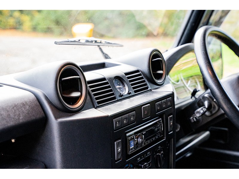 Used Land Rover Defender 2015 for sale - 76518486: Photo 24