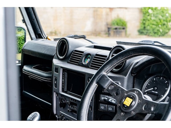 Used Land Rover Defender 90 2012 for sale - 74743353: Photo 26