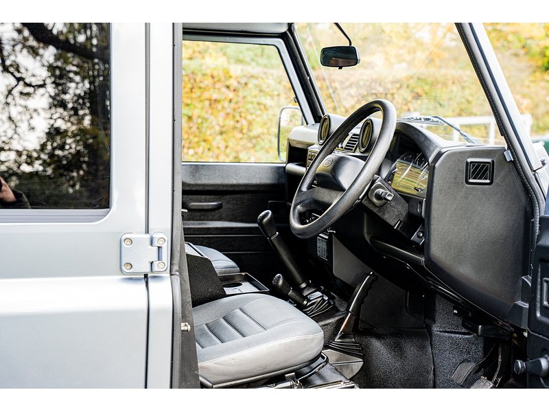 Used Land Rover Defender 2010 for sale - 76518484: Photo 28