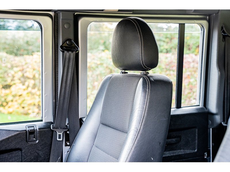 Used Land Rover Defender 2014 for sale - 76516123: Photo 11