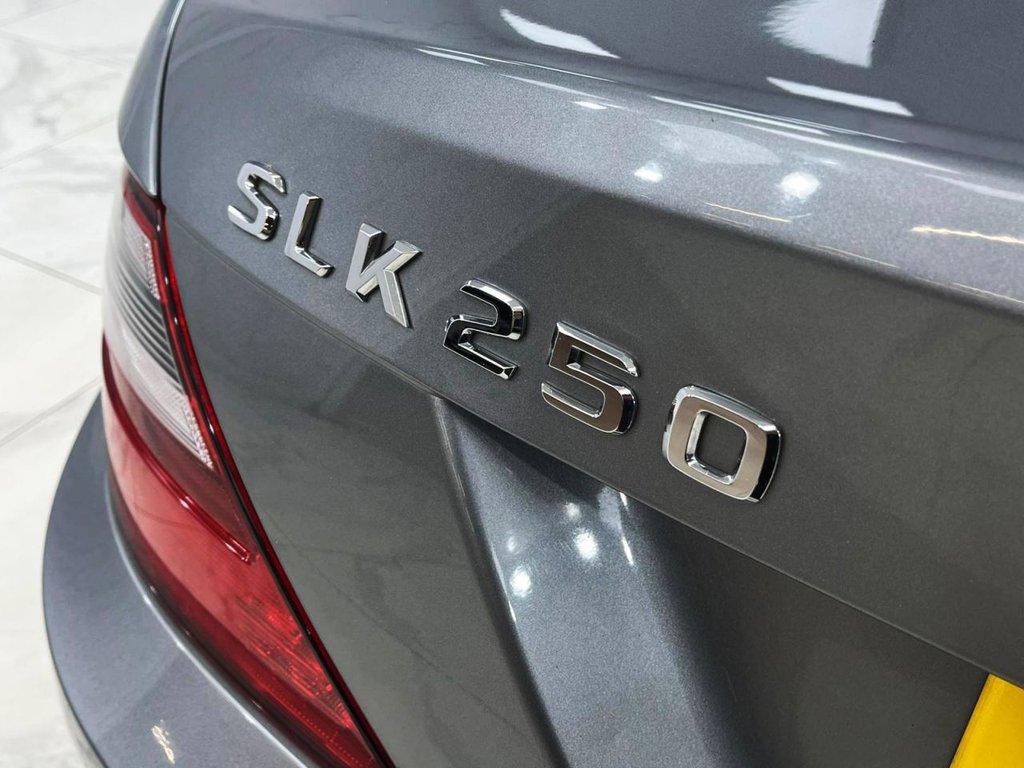 Used Mercedes-Benz SLK 2014 for sale - 76367795: Photo 22