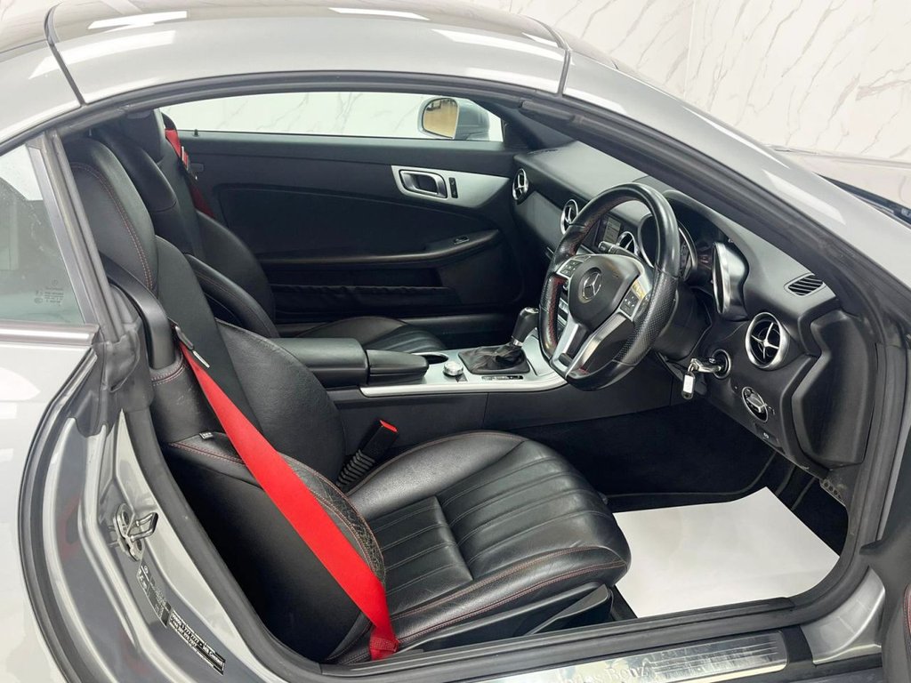 Used Mercedes-Benz SLK 2014 for sale - 76367795: Photo 30