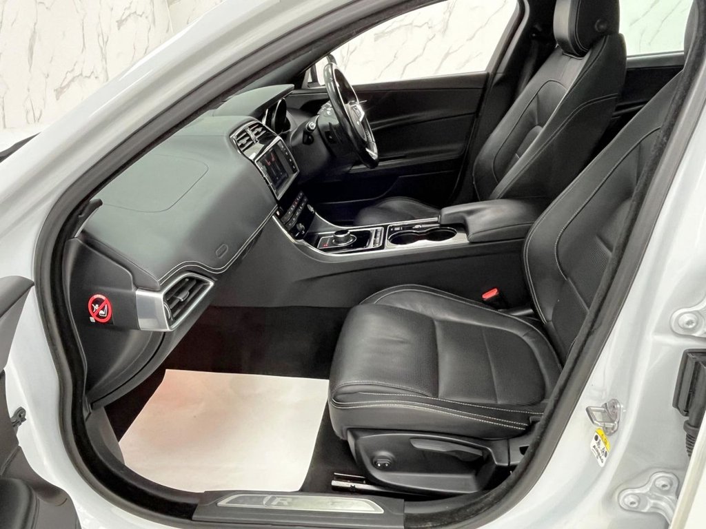 Used Jaguar XE 2016 for sale - 77779867: Photo 15