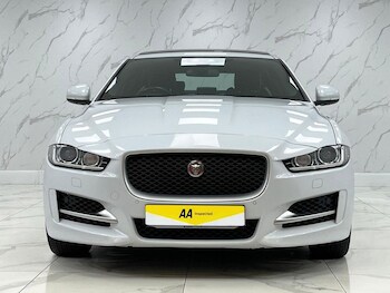 Used Jaguar XE 2016 for sale - 77779867: Photo