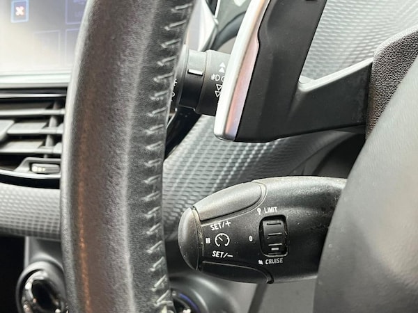 Used Peugeot 2008 2015 for sale - 76185308: Photo 23