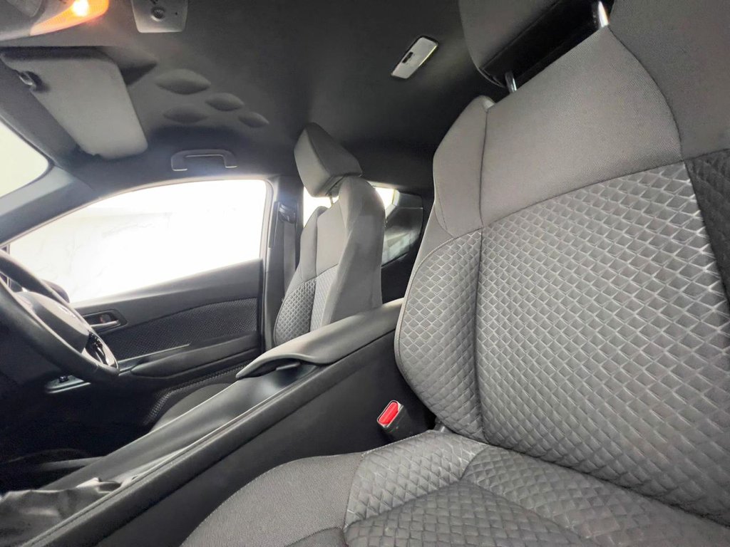 Used Toyota C-HR 2022 for sale - 76210233: Photo 18