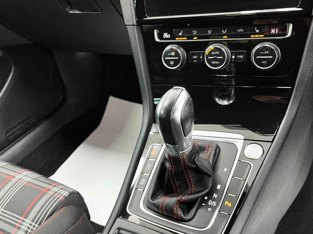 Used Volkswagen Golf 2019 for sale - 76132736: Photo 24