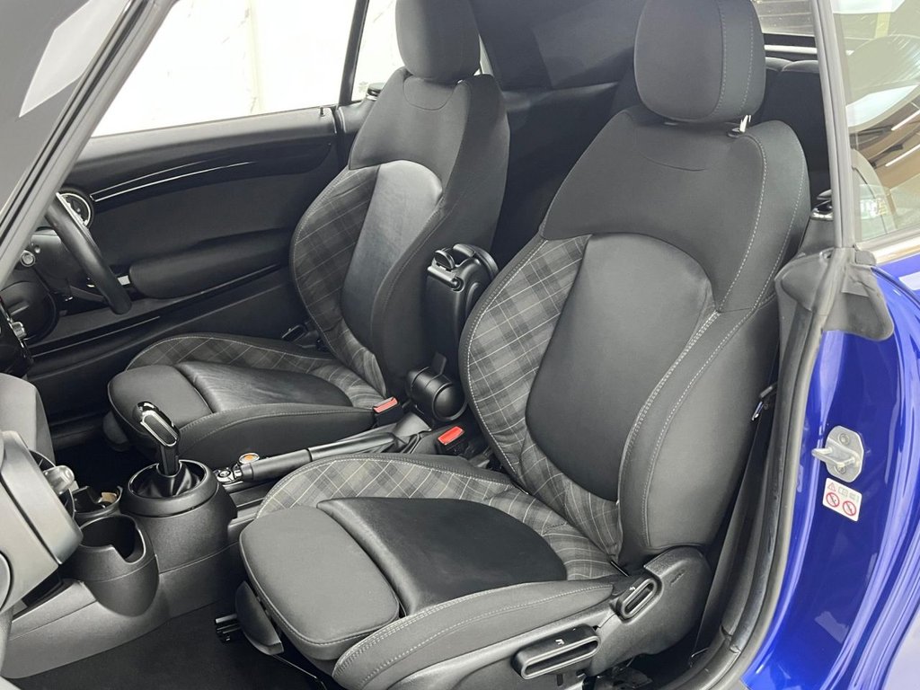 Used MINI Convertible 2019 for sale - 75936888: Photo 22