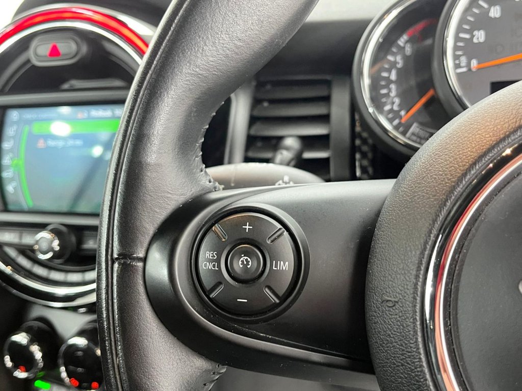 Used MINI Convertible 2019 for sale - 75936888: Photo 32