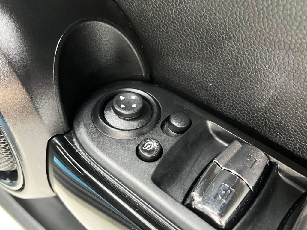 Used MINI Convertible 2019 for sale - 75936888: Photo 37