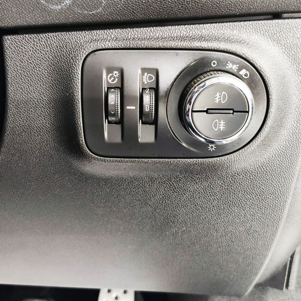 Used Vauxhall Corsa 2016 for sale - 77301908: Photo 26