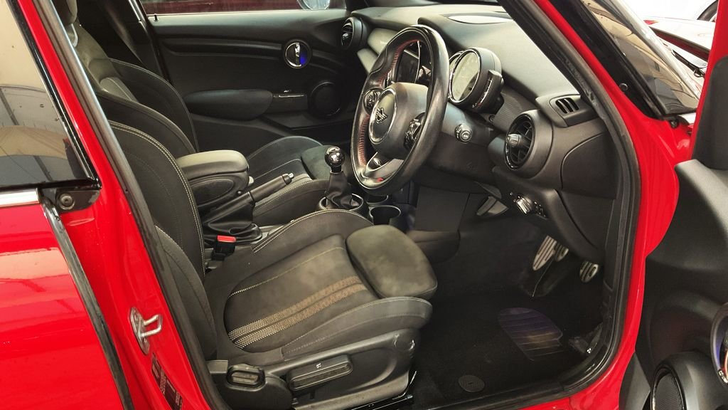 Used MINI Hatch 2019 for sale - 76900780: Photo 11