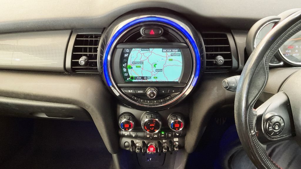 Used MINI Hatch 2019 for sale - 76900780: Photo 8